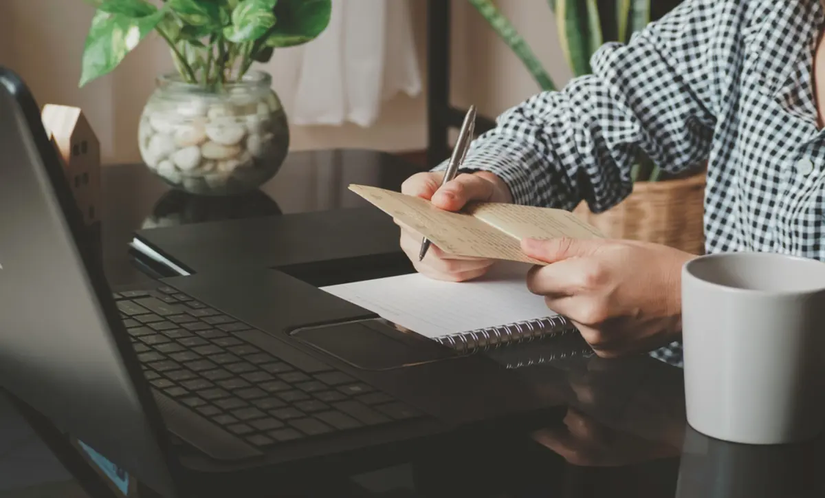 本業は年収500万円、副業収入が月3万円あります。確定申告をすると会社に伝わってしまうでしょうか？