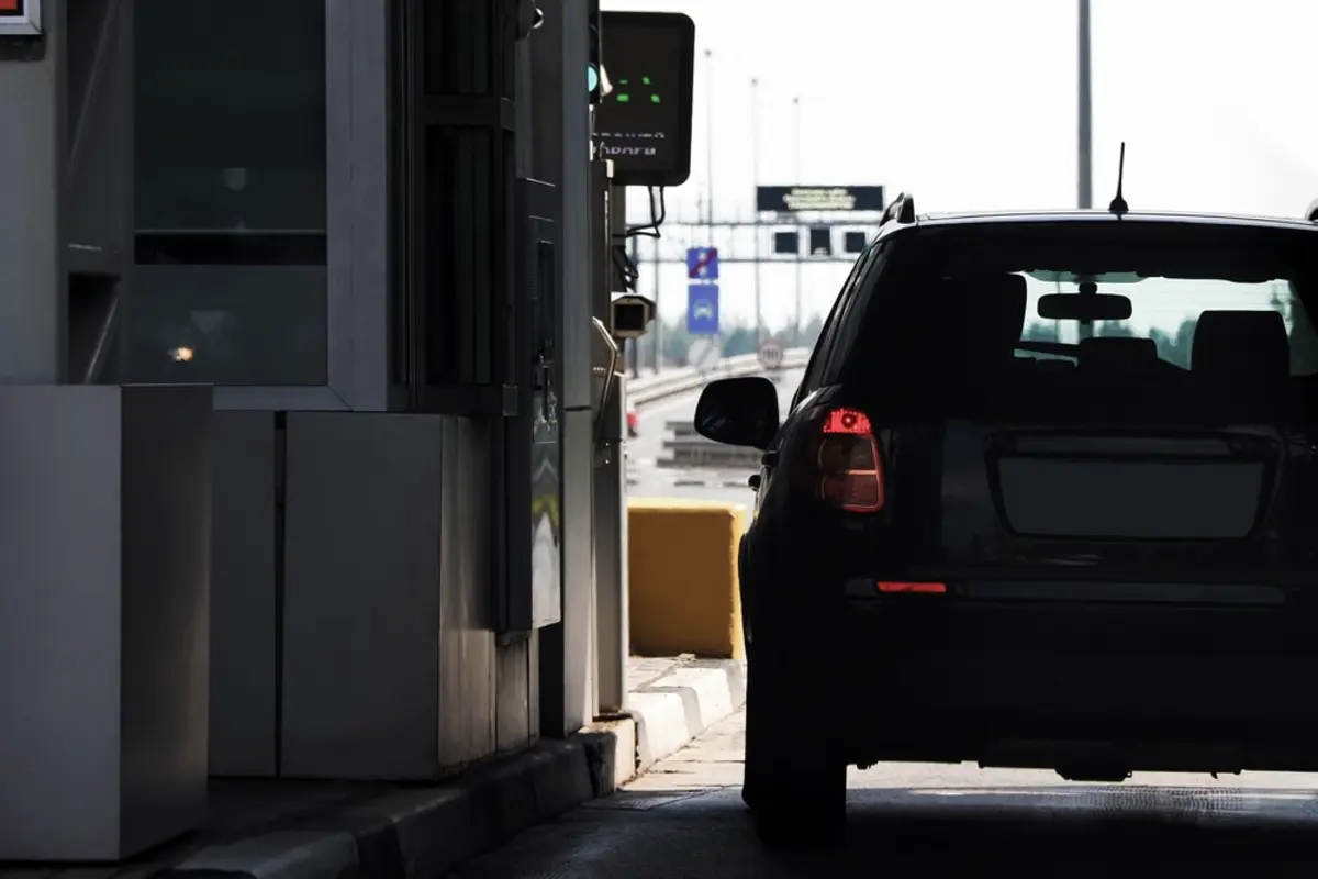 高速道路の料金所でETCカードを入れ忘れて「一般レーン」に誘導！ 現金で払ったあと、この通行分のポイントや割引を後から付けてもらうことは可能でしょうか？