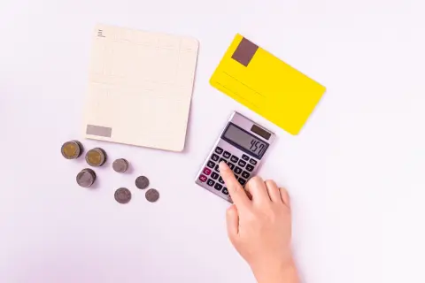 親の通帳に「毎月10万円」の引き落とし。亡くなった後に気づいたら、相続で問題になることはありますか？