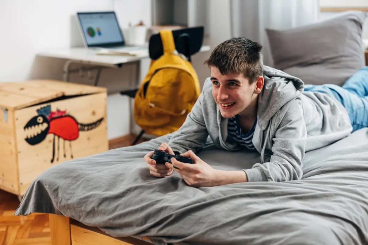 高校生の子どもが「自分の部屋でゲームをするから」とエアコンを1日中つけっぱなしにしており、我が家の電気代は『月1万5000円』を超えています。注意するのは“親のエゴ”になってしまうのでしょうか？