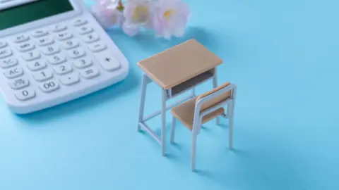 「高校はタダになる」と聞きました。世帯年収400万円の場合、実際に準備すべき金額はいくらですか？