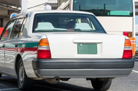 電車が人身事故で止まり、タクシーで出社したら片道「8000円」！ 上司には「会社で精算していいよ」と言われましたが、交通トラブルの費用はどこまで会社に請求してよいでしょうか？