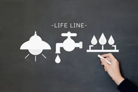 古い一軒家に住んでいるのですが、冬場のガス・電気代が「合計3万円」を超えることもあります。リフォームや断熱工事をしたほうが長期的には安くつくのでしょうか？