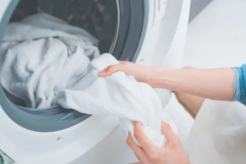 一人暮らしでドラム式洗濯機はオーバースペック？ 縦型洗濯機と比べて価格・電気代・水道代・手間はどれくらい違う？