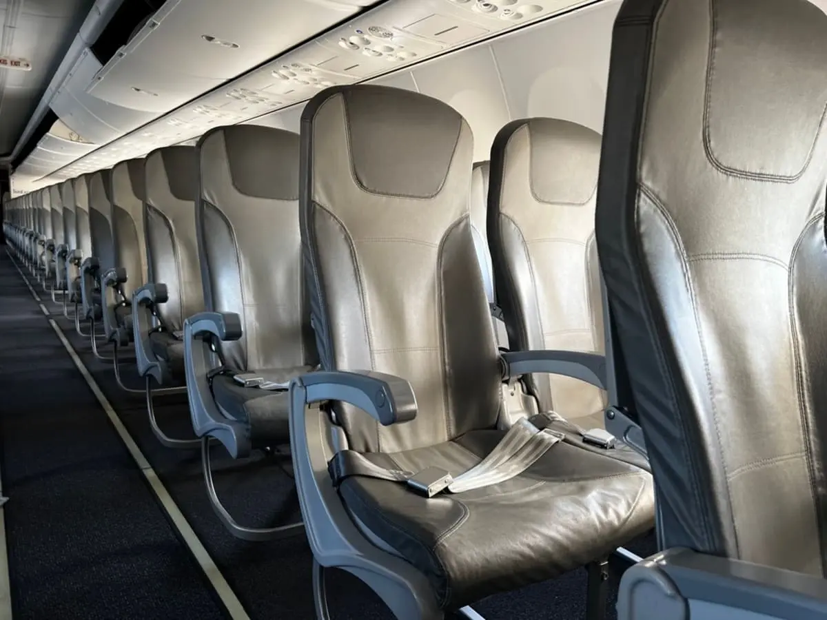上司が出張で利用し、絶賛していた「エコノミープラス」。エコノミークラスとの差額を払っても乗るべき魅力は？