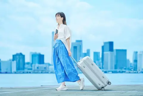 SNSで「金は若いうちに使え」「年取って金だけ持ってても仕方ない」投稿に共感多数…「20代・年収350万円」ですが、本当に貯蓄より“経験を優先すべき”ですか？ 若者が堅実になる理由とは