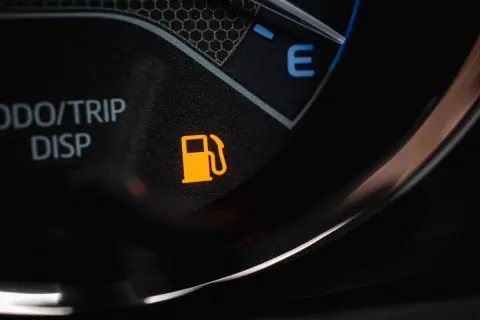 ハイブリッド車に乗っていますが冬は“燃費”が「夏よりリッター5km」ほど悪いです。“アイドリング時間”を減らしたり“暖房の使い方”を工夫したりすれば、燃費を改善できますか？