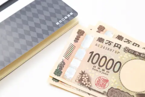夫が亡くなったことを機に息子夫婦と同居することになりました。年金「月10万円」ほどなのですが、生活費としていくらくらい渡すのが妥当でしょうか？