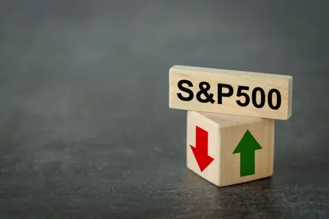 妻が「S&P500なら安心」と“預金500万円”をほぼ全額投資！「長期的に上がってる」とはいえ、教育費や老後資金を“ほとんど投資信託”で持っておくのはさすがに危険ですよね？