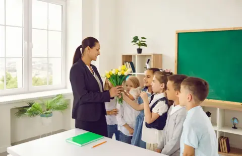 子どもの担任に「3000円ほどの菓子折り」を用意したら、夫に「公務員だから迷惑になる」と言われました。ささやかな“感謝の気持ち”なのに、法律違反になるって本当ですか？ 公務員倫理法を確認