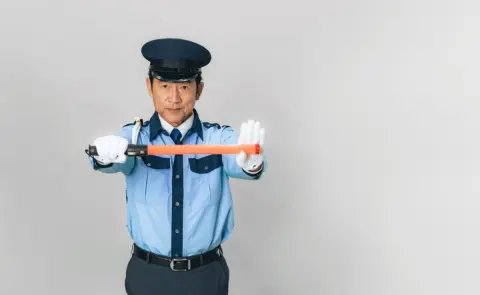 元上司は定年後「夜勤の警備員」で月20万円ほど収入があるそうです。シニアではそれくらい稼ぐことが普通なのでしょうか？