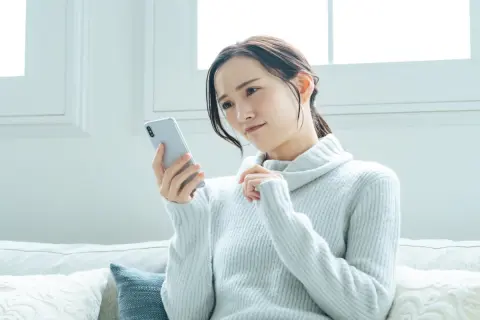 友人が楽天の株主優待で「楽天モバイルを無料で使っている」と聞きました。どれくらい株を持てば対象になるのでしょうか？