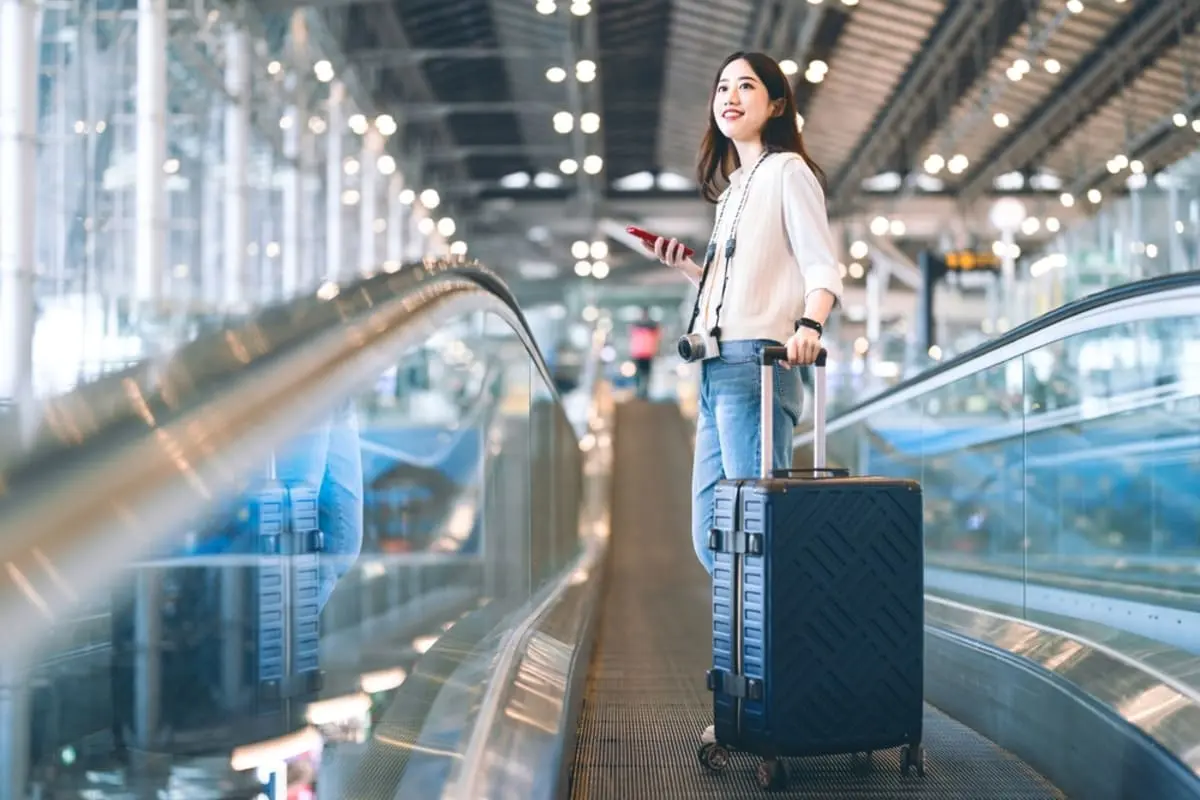 月1で韓国旅行に行く大学時代の友人。 同じ「事務職」なのに、大企業だとそんなに年収がいいんでしょうか？