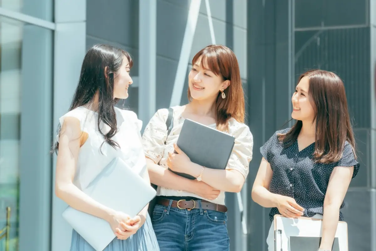 親の年収は600万円です。平均年収より高いですが、大学で給付奨学金をもらうことはできますか？