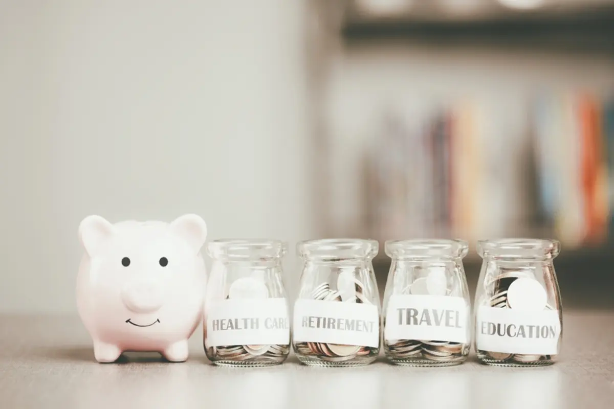 65歳から年金月16万円の見込みです。老後20年で不足額はいくらになるのでしょうか？ 一人暮らしなら働かなくてもやりくりできますか？