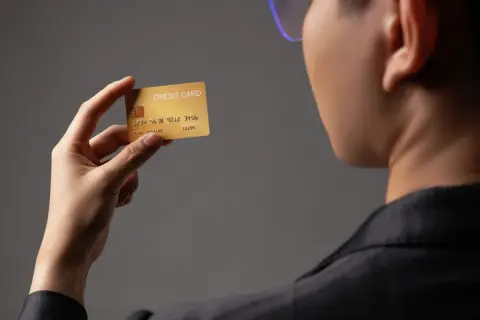 よく旅行に行くからと「年会費1万円」のゴールドカードにアップグレードした息子。年会費分本当にお得になっているんでしょうか？