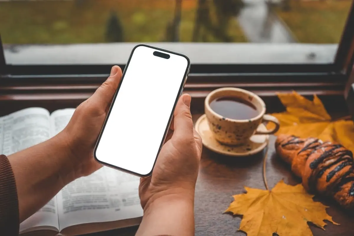 “毎月の通信費”を下げて、暮らしに余裕を。シニアにy.u mobileがおすすめできる理由って？