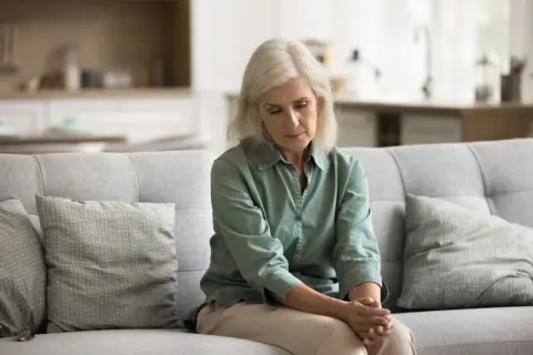 母は「貯金が800万円あるから」と賃貸に住み続けるようです。持ち家なしでも「年金だけ」でやりくりできるでしょうか？