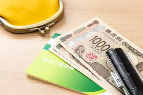 父が亡くなり、代わりに保険料を払ってくれていた生命保険の「返戻金」を受け取りました。名義は私なので、特別な手続きは必要ないですよね？