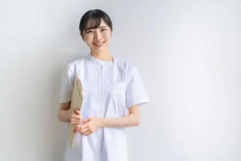 准看護師の娘は働きながら看護師を目指すそうです。もし看護師になったら年収はいくらくらい変わるのでしょうか？