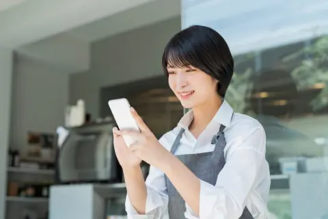 バイトをしていますが、毎月のスマホ代が痛いです…。できればコスパの良い格安SIMにきりかえたいのですが、「y.u mobile」ってどうなのでしょうか？