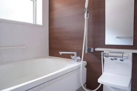 上京する娘が「築浅でバストイレ別じゃないと無理」と言いますが、家賃“12万円超”に衝撃…！ さすがに「学生にはぜいたく」ですよね？ 今どき都内で家賃7万円は厳しいですか？