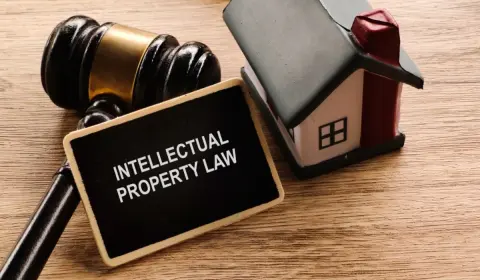 父が亡くなり、相続するのは「2000万円の実家」だけです。現金がなくても相続税を納めないと相続できないのでしょうか？