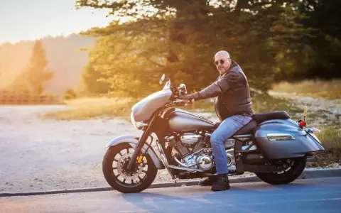 休日にバイクに乗るのが趣味な夫。でも保険料と維持費だけで年間「20万円以上」かかっています。ここまで負担してまでバイクを持つことを、家計として許容してよいでしょうか？