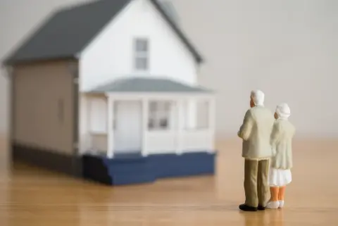 夫が75歳、私は72歳。持ち家を売って「サービス付き高齢者向け住宅」への入居を検討していますが、入居一時金が「600万円」です。これは払い過ぎでしょうか？