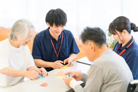 高齢の母の「施設代・月25万円」の支払いで、貯金が「750万→500万円」に激減した会社員…同僚に話したら「月20万くらい余分に払ってる」と言われ驚愕！ 申請で“約8割戻ってくる”制度とは