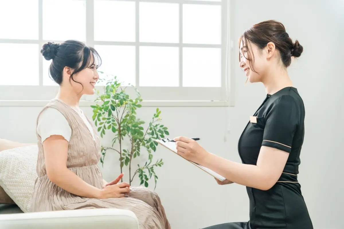 半年前に入社したばかりのエステサロン。来月末で閉店すると言われました。会社都合退職になったら、勤続半年でも給付されるお金はありますか？