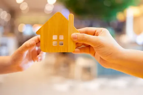 子どものいない叔父夫婦の「マンション」を“相続”することが決定！すぐに「売却」すれば“税金面”で有利になる？持ち家があるので悩んでいます