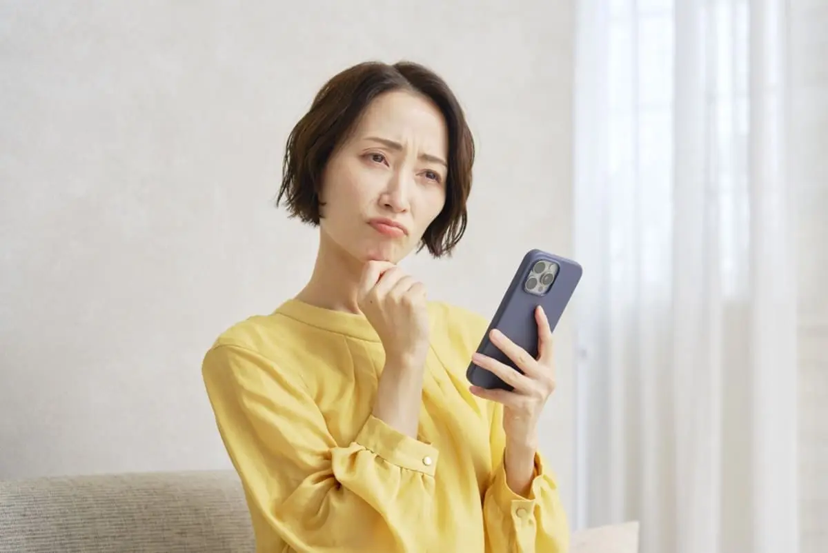 スマホを2年で買い替えていますが、毎回「10万円」近くかかります。分割購入と一括、どちらが得なんでしょうか？