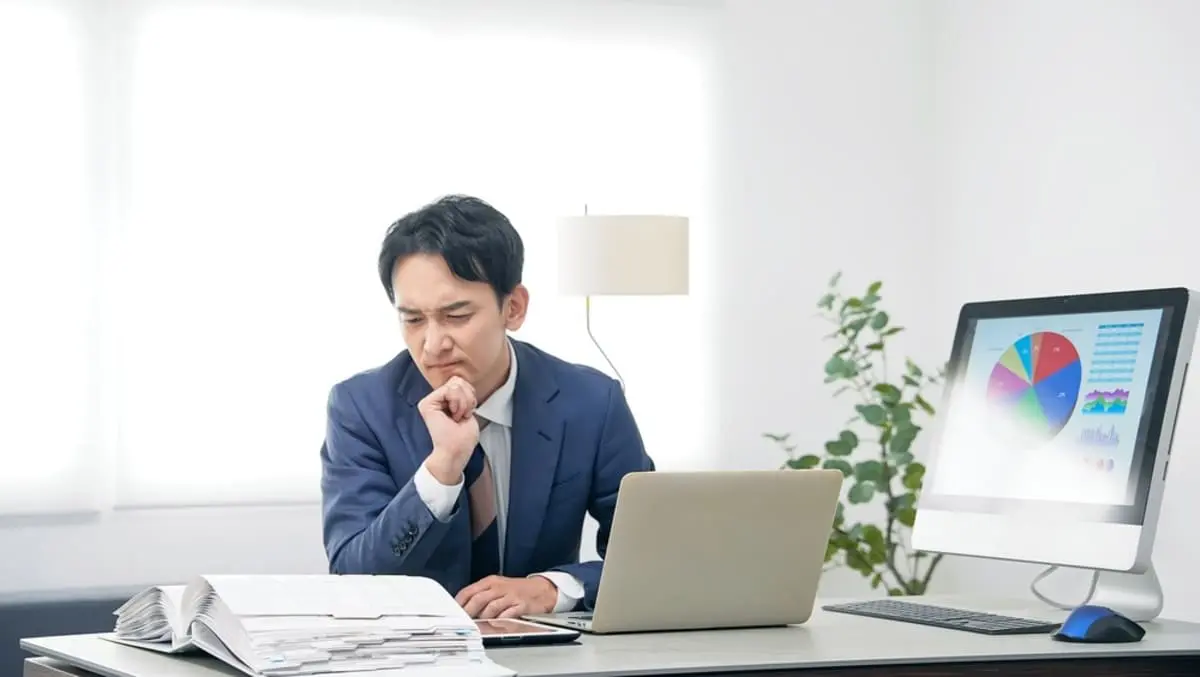 「年収550万円・残業月40時間」の営業職から、「年収500万円・残業ほぼゼロ」の内勤職を勧められました。「子どもとの時間が増えるなら…]と思いますが、私は年収ダウンが気になります。家計と時間、どちらを優先して転職を考えるべきなのでしょうか？