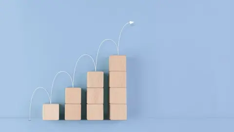 アニメの海外売上が国内を逆転——海外比率56%時代のビジネス構造を解説