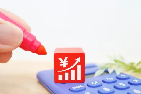 『鬼滅の刃』の経済効果を全方位で試算！映画・グッズ・コラボ・聖地まで