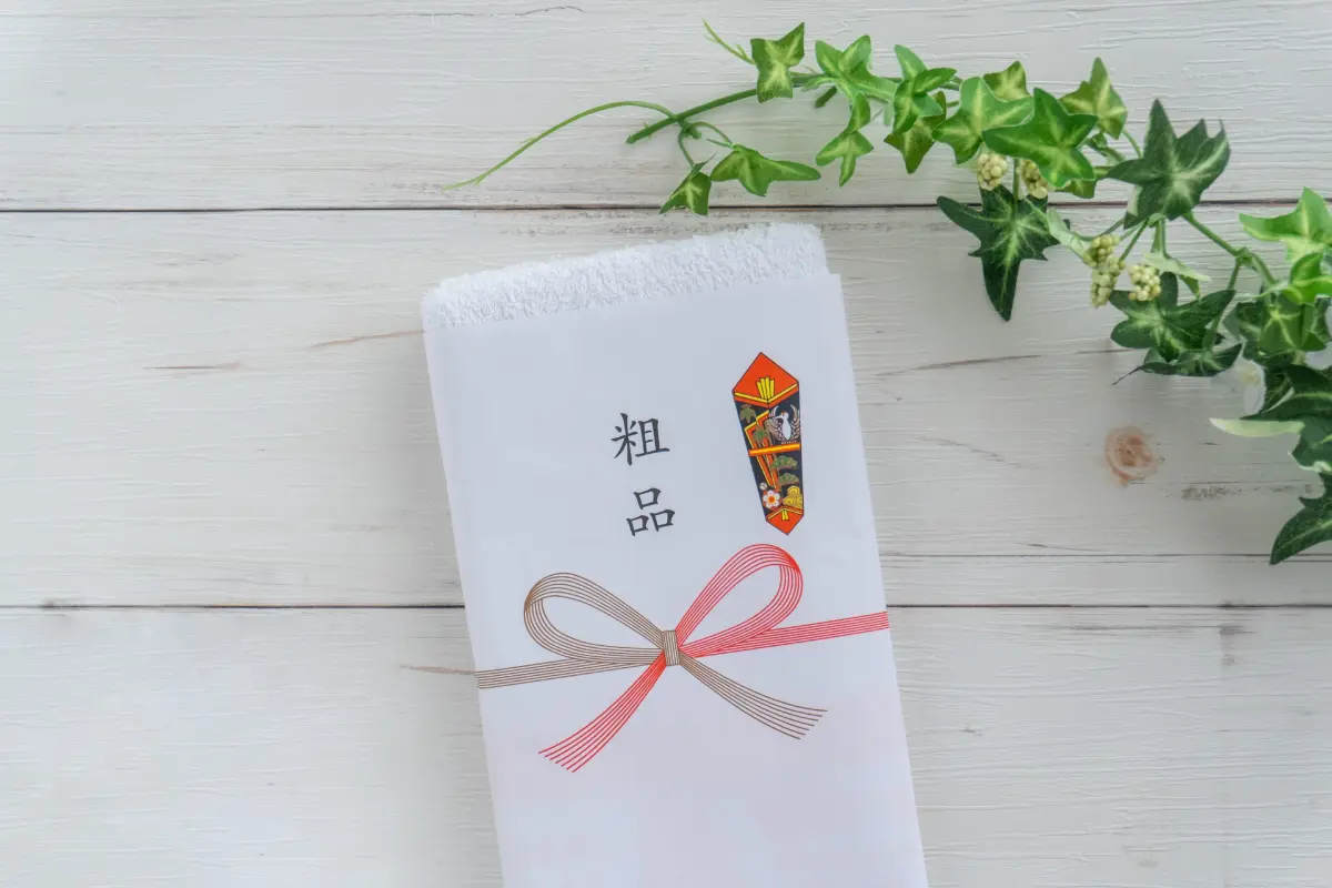 春から新社会人で来月上京予定の私、母から「数百円でもいいから手土産を持って必ず引っ越しの挨拶に行きなさい！」と言われた……。今どき「引っ越しの挨拶」なんて必要ですか？