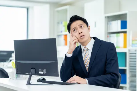 「国家公務員」として働く夫、“年収700万円”だけど民間へのキャリアチェンジも気になる様子。「民間企業」で“年収700万円以上”稼げるのはどのような職種？