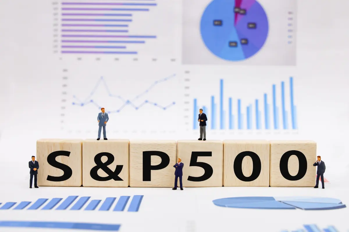 「貯金100万円」を“S&P500”に投資したい！ 最近「米国株は先行き不安」と聞きますが、全額投資は危険ですか？ オルカンも買えば“リスク分散”になるでしょうか？