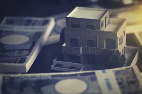 タダで「親名義のマンション」に暮らす兄夫婦…自分は“年収500万円”で「家賃10万円」も払ってるのに、不公平ですよね？ 生前贈与扱いで税金とか“払わなくていい”んでしょうか？