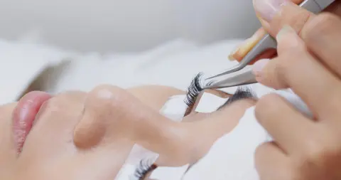 まつ毛エクステ・まつ毛パーマの年間コストを比較。続けると総額はいくらになるか