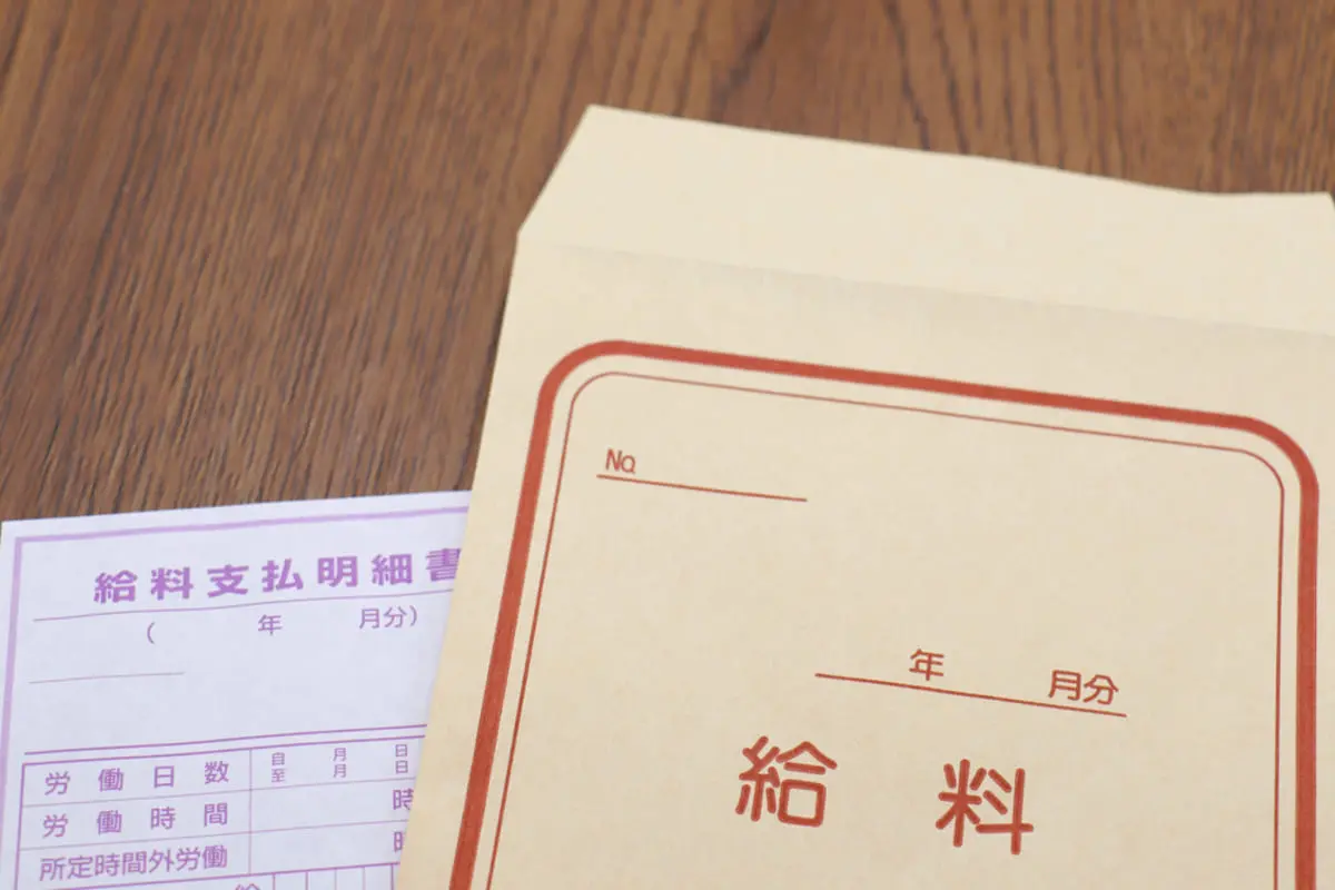 夫の会社の「家賃補助3万円」から、給与明細で“所得税”が引かれててショック！ 給与扱いで「年7万円」以上税金が取られているのですが、本当に課税対象なのでしょうか？