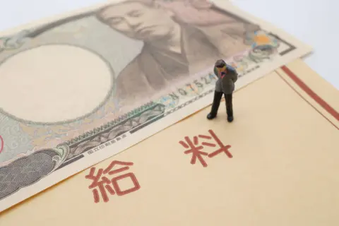 3～5月の残業で「月収30万→34万円」になったけど、社会保険料が「月4万5000→約5万1000円」に上がり衝撃！ 昇給してないのに、残業のせいで“手取り減”になる理由とは？