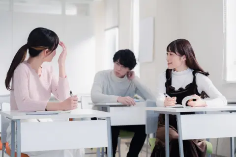 子どもが2人いて世帯年収500万円です。正直、大学進学の学費が不安です。将来「大学に行かせなかった」と後悔することは多いでしょうか？