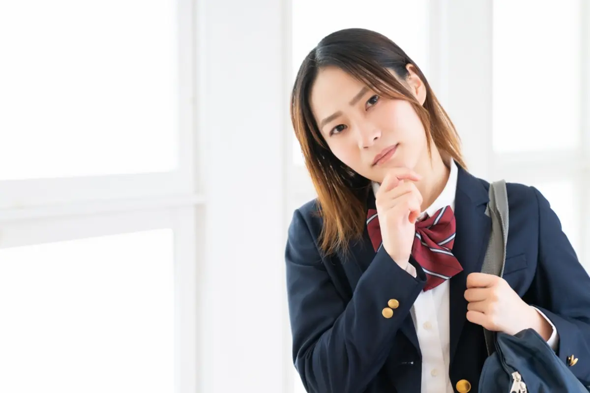 高校生はNISA口座が持てないと聞きますが、親に資金を渡して代わりに運用してもらうのは大丈夫ですか？バレたときのリスクにはどんなものがありますか？