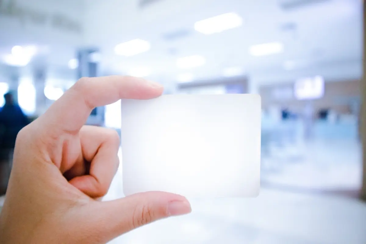 母の保険証が期限切れなのに、まだ「マイナ保険証」もありません。この状態でも病院を受診できるのでしょうか？