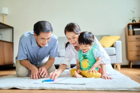 娘の仕事が忙しく、孫を頻繁に預かっています。無償で続けるのが当たり前でしょうか？お礼やお金の話をするのはおかしいですか？