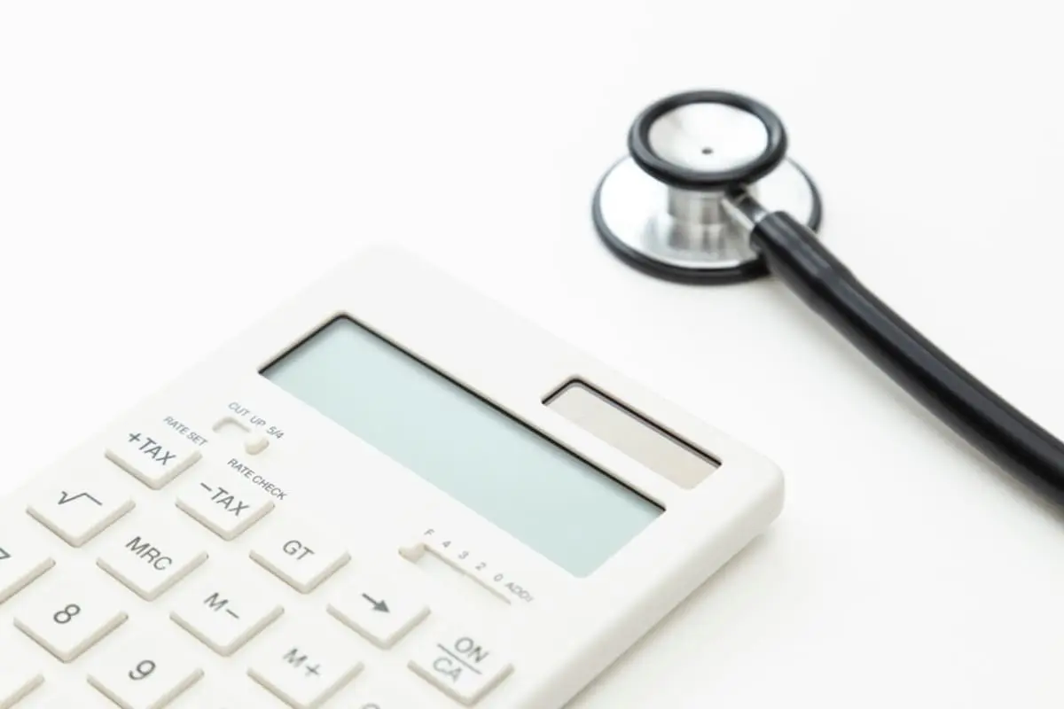 高齢者は“優遇されてる”から「医療費3割」払うべき？ 現役世代からは「税金キツくて病院行けない」「高齢者は貯金多いのに」の声も…今後“高齢者の医療費負担”はどうなる？ 不公平感の理由とは