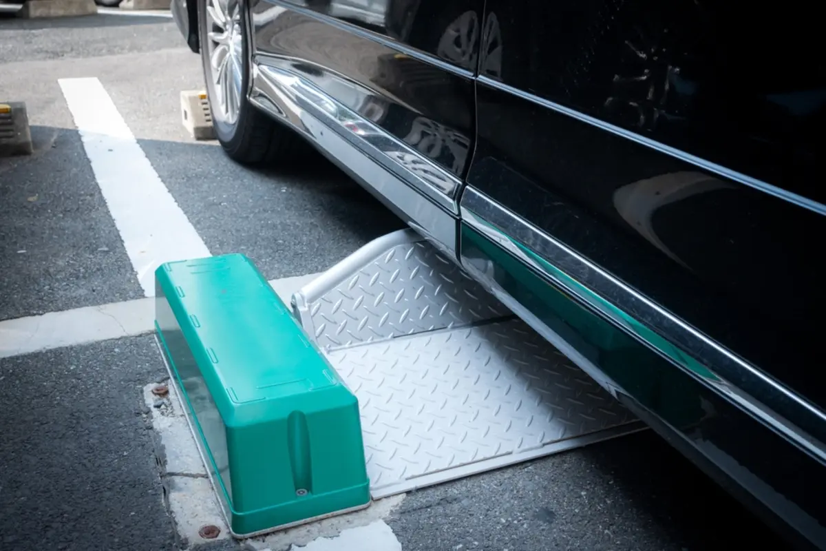 夜は安いと思っていた”コインパーキング”、朝まで停めたら「高額請求」に…。見落としやすい表示のポイントとは