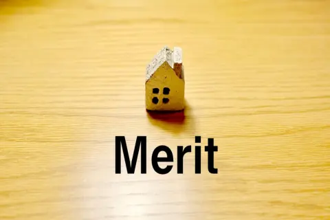 変動金利が数年かけて固定金利に追いつくレベルの上昇なら、変動のほうがトクな気がします。あえて固定にする人のメリットを教えてください。